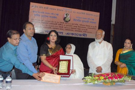 Nazrul Honor 2013_Yasmin Mushatri