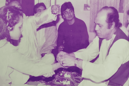 গজল সম্রাট উস্তাদ মেহেদী হাসান এর কাছ থেকে তালিম নিচ্ছেন ইয়াসমীন মুশতারী